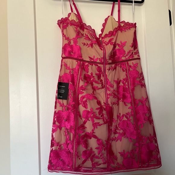 NWT Lulu’s Mini Dress Elegant Pink Lace - size L - Picture 4 of 5